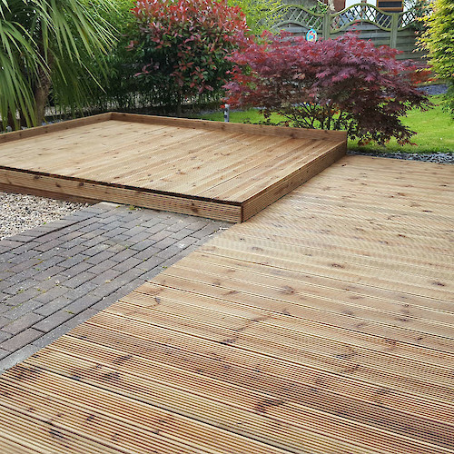 Gardening Nottingham Decking 1
